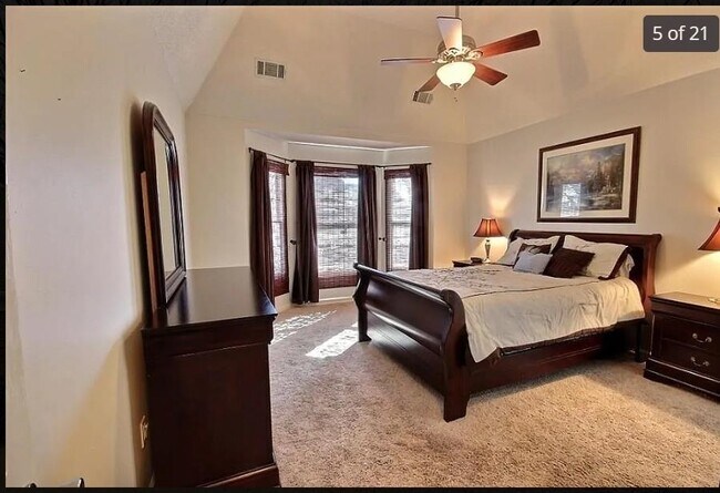 Building Photo - 773 Bradley Cove