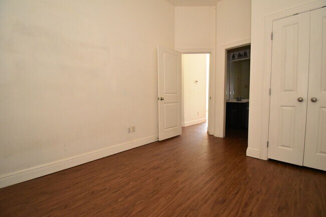 Building Photo - Pine Grove Apartments