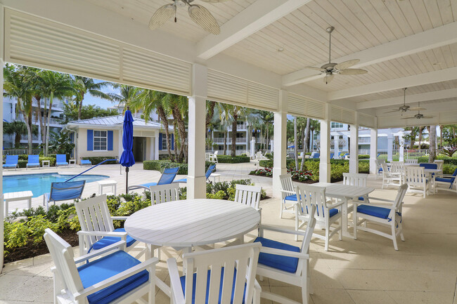 Building Photo - 515 Bay Colony Dr N