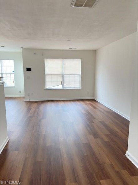 Building Photo - 302 Mourning Dove Terrace