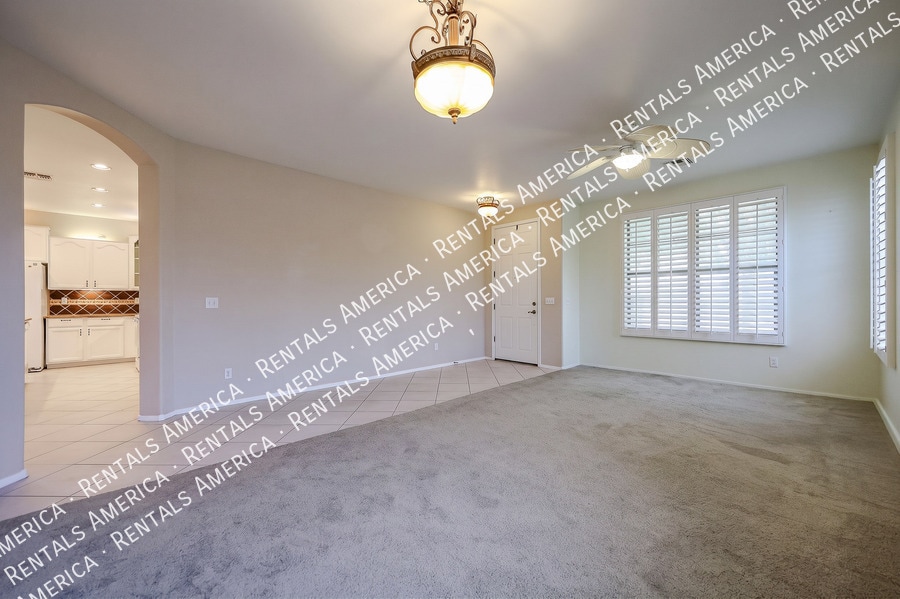 Building Photo - 30984 N Obsidian Dr