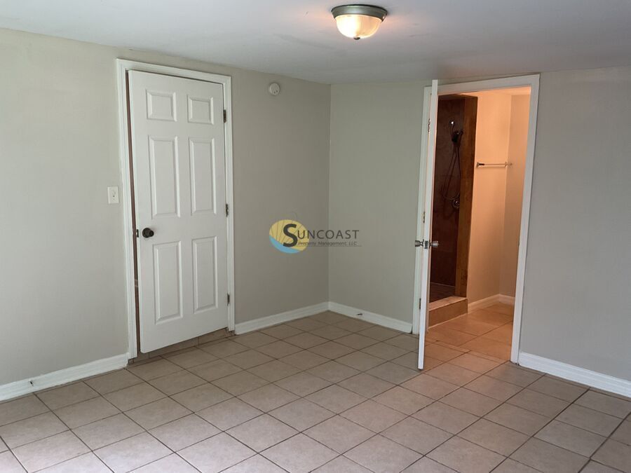 Building Photo - 3721 Colebrooke Dr