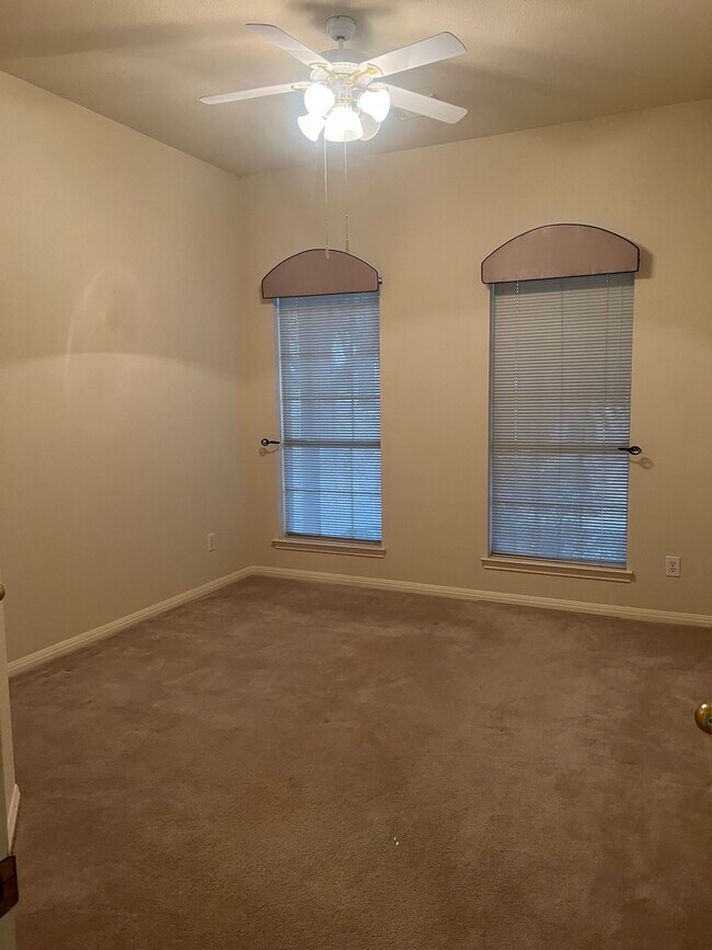 Building Photo - 12913 Tapadero Dr