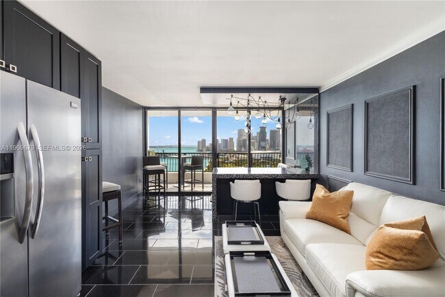 Building Photo - 555 NE 15th St