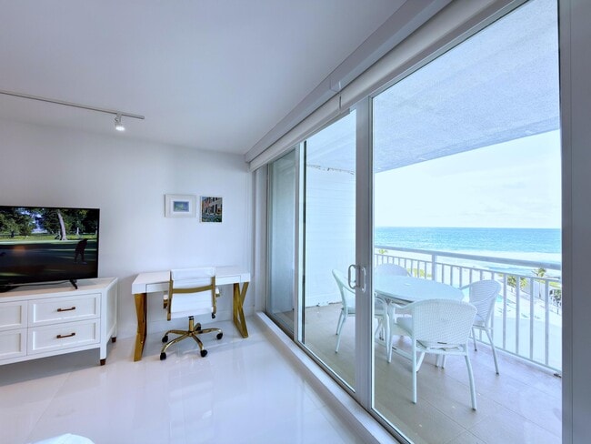 Building Photo - 3546 S Ocean Blvd