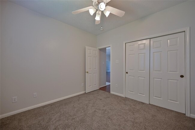 Building Photo - 6715 Village Bridge Dr