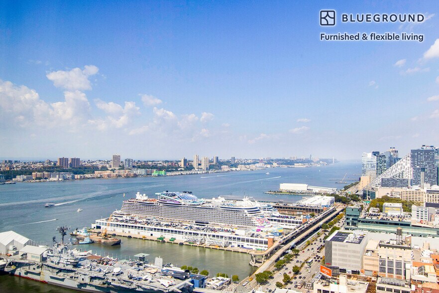 Building Photo - 635 W 42nd St