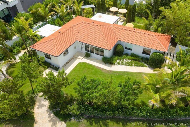 Building Photo - 3415 N Flagler Dr