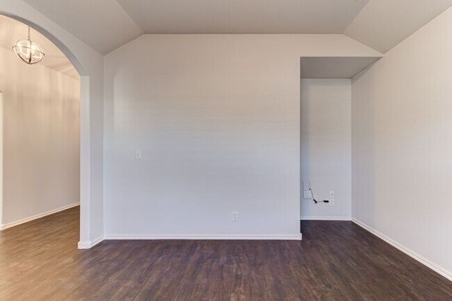 Building Photo - Pool + Park Community! 3/2/2 Plus Office!