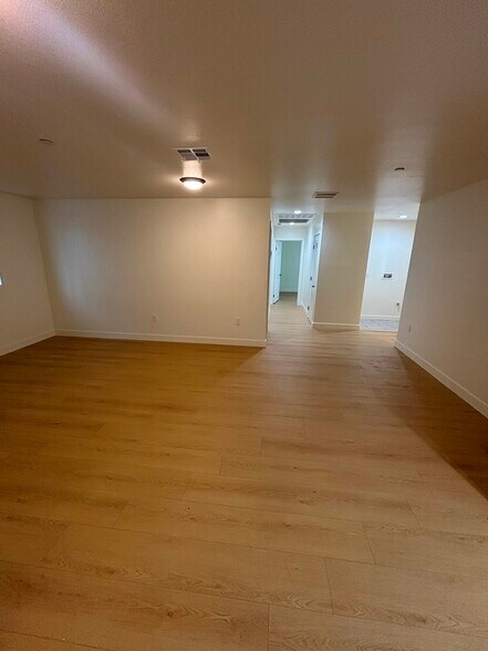 Building Photo - 6210 Brynhurst Ave