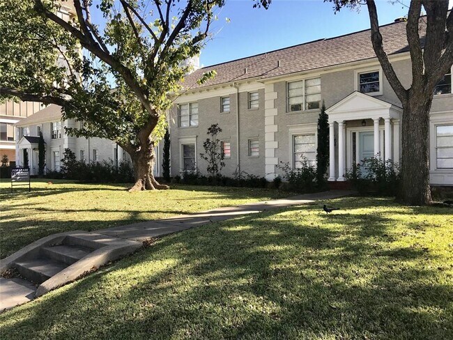 Primary Photo - 6202 Gaston Ave