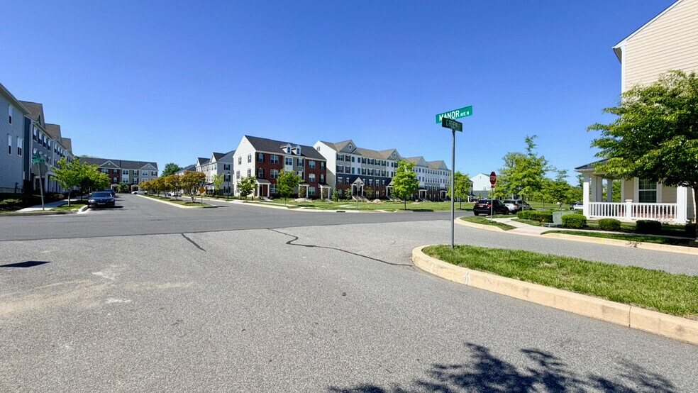 Beautiful campus - 3744 Green St