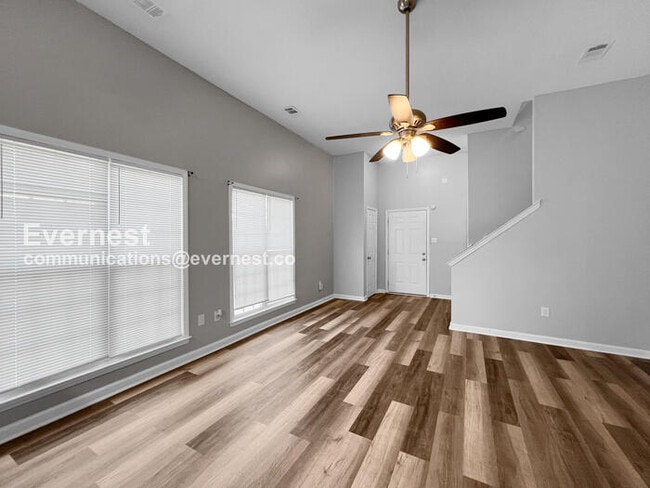 Building Photo - 5641 Kaitlyn Dr W