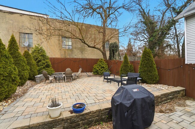 Building Photo - 2 Bed 2 Bath in Oakley!