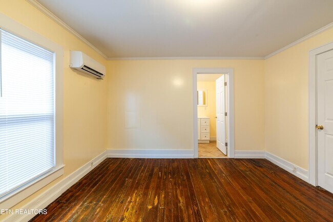 Building Photo - 1443 N 4th Ave