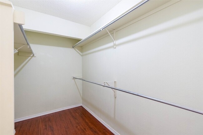 Building Photo - 5840 Spring Valley Rd