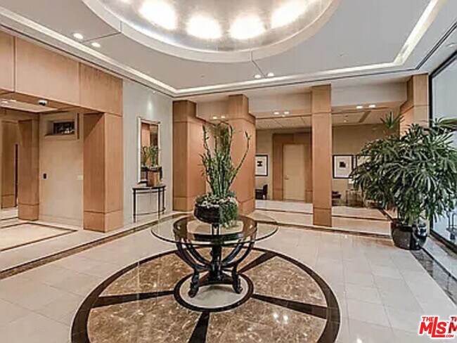 Building Photo - 10445 Wilshire Blvd