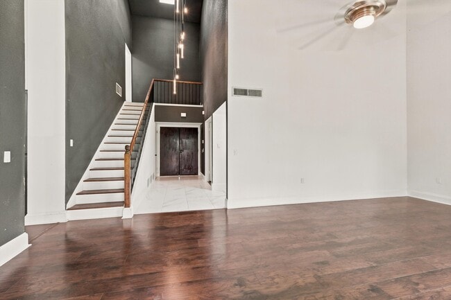 Building Photo - 8414 Zodiac Dr