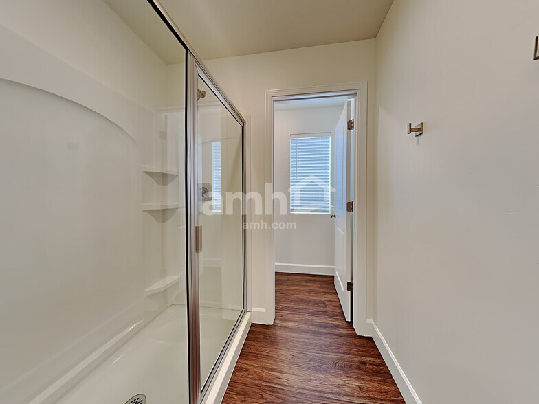 Building Photo - 211 Allen Ln