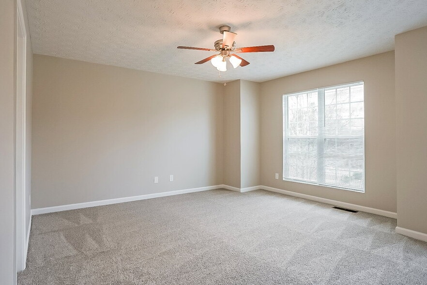 Building Photo - 216 Meadowlark Pl