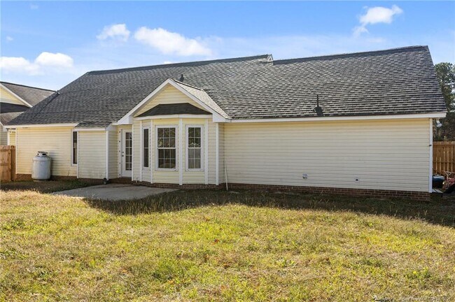 Building Photo - 7780 Buttonwood Ave