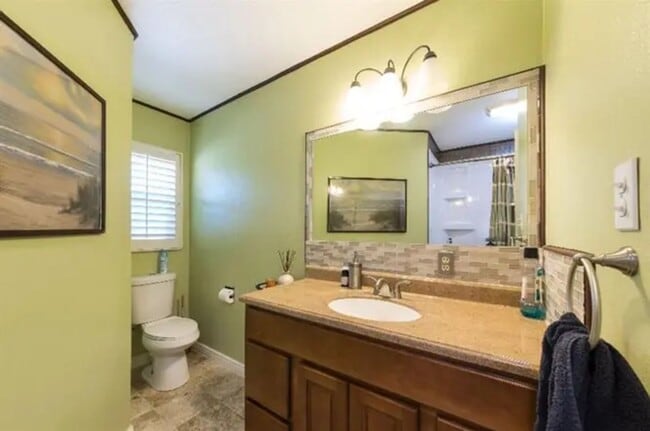 Building Photo - 4014 E Fedora Ave