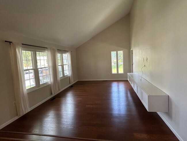 Building Photo - NEW LISTING In Desirable N. Richland Neigh...