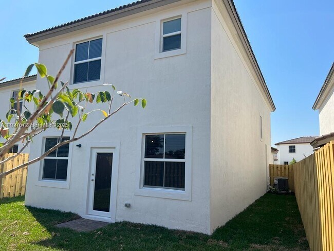 Building Photo - 2281 NW 131st Cir