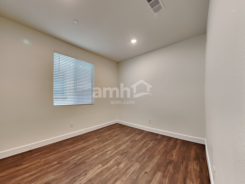 Building Photo - 290 Austin Bellerose Pl