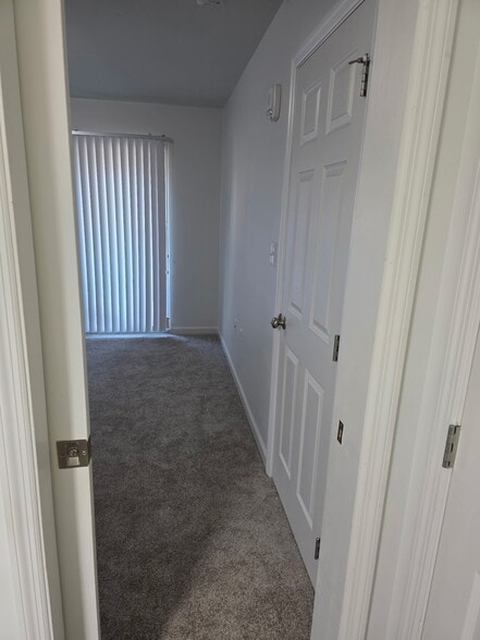 Building Photo - 5050 Seven Pine Cir