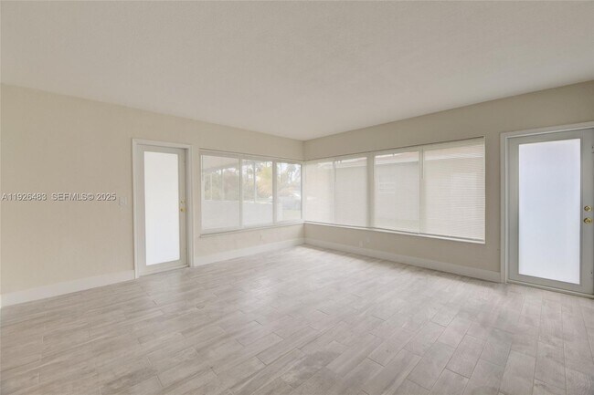 Building Photo - 610 N 31st Ct