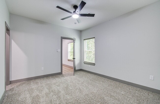 Building Photo - 1065 South Ln