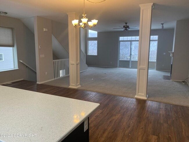 Building Photo - Stunning 3 Bed/2.5 Bath Eagle River Townho...