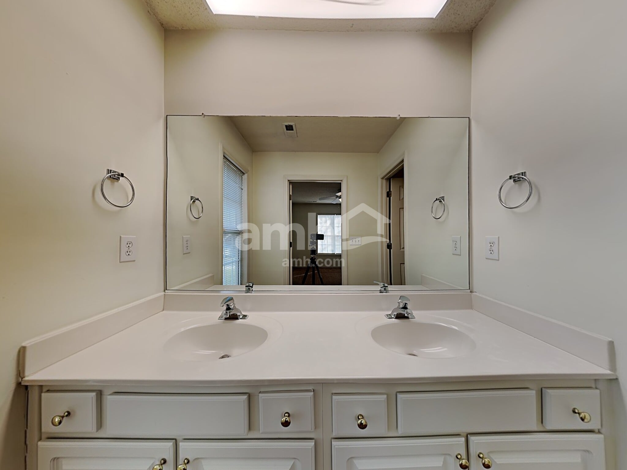 Building Photo - 185 Charlotte Ct