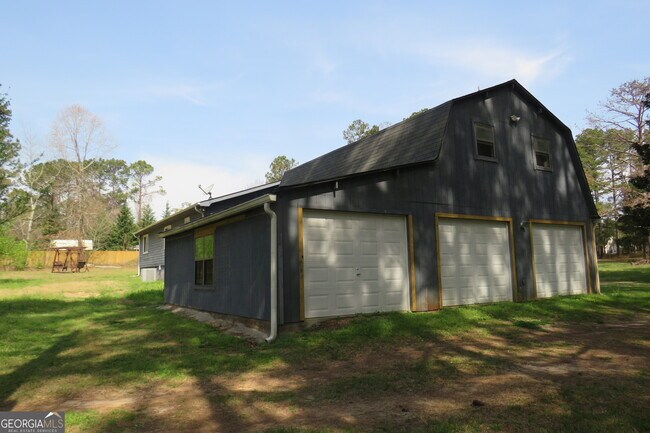 Building Photo - 1105 Hampton Rd