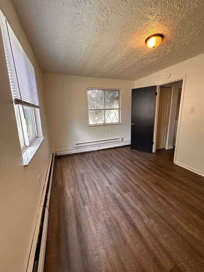 Building Photo - AVAILABLE NOW: 1 Bedroom 1 Bathroom apartment in Downtown Beaver!