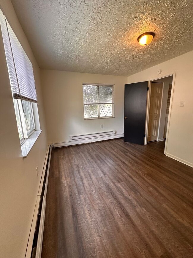 Building Photo - Jefferson Trace Apartments: One-bedroom in Beaver PA!