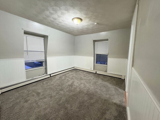 Building Photo - 72 Wales St