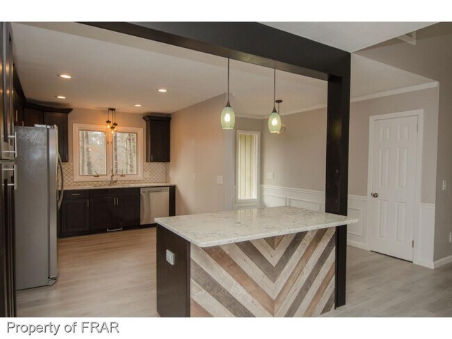 Building Photo - 1710 Chateau Cir