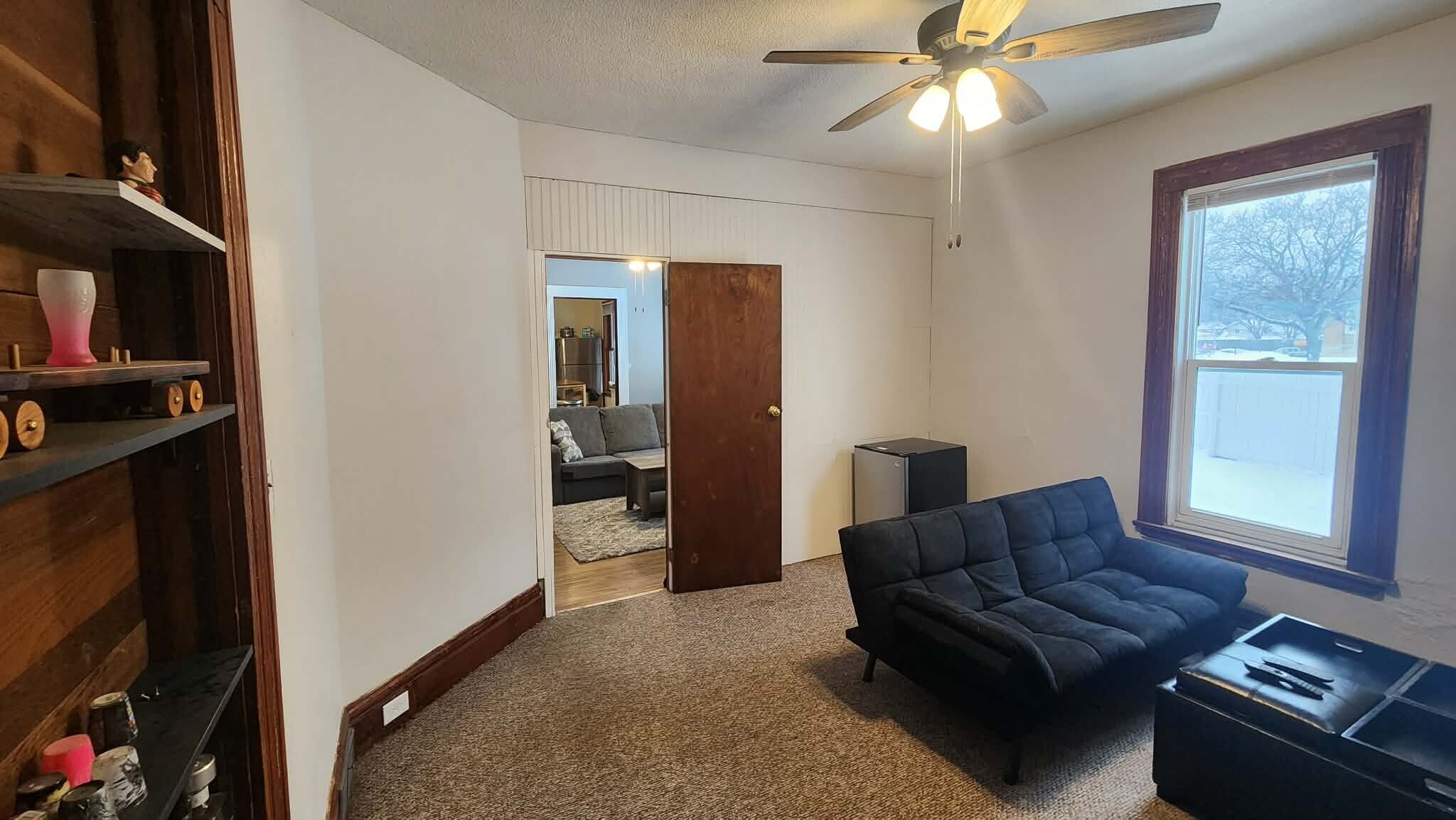 Building Photo - 912 4th St NE