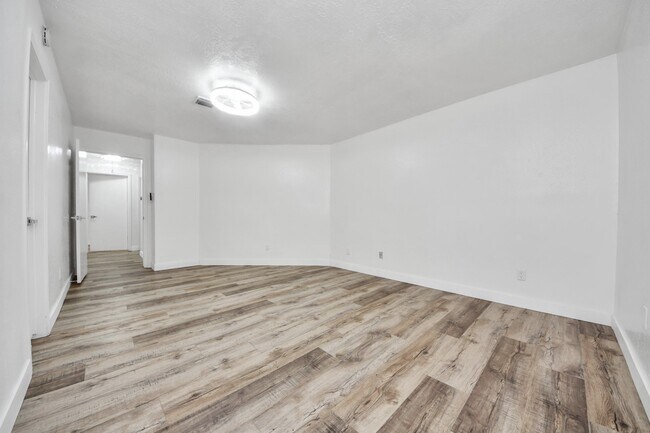 Building Photo - 11627 Bowlan Ln
