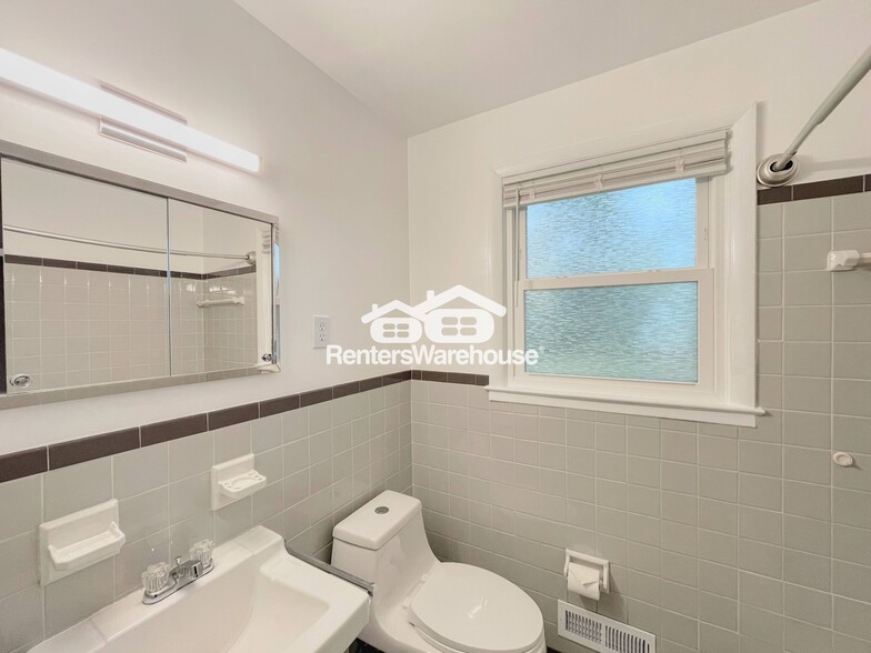 Building Photo - 4837 Milan Dr