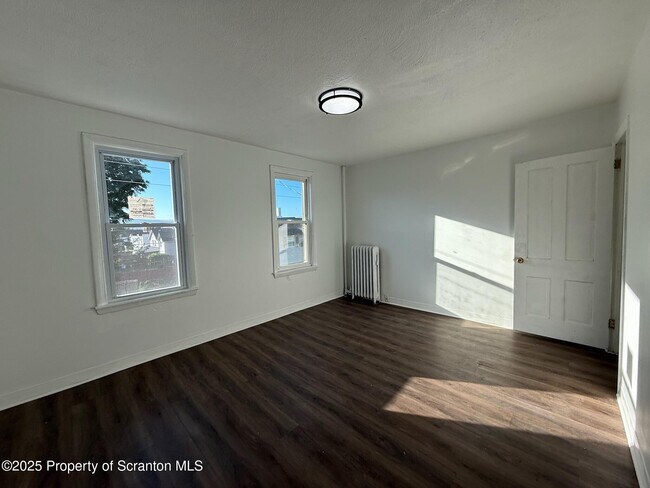Building Photo - 216 14th Ave