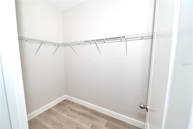 Building Photo - 13565 Fountainbleau Dr