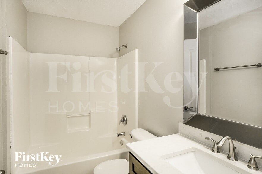 Building Photo - 1689 Austin Ln