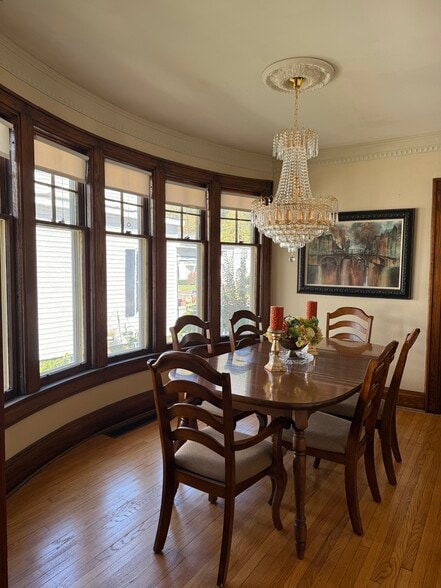 Building Photo - 519 E Monroe St