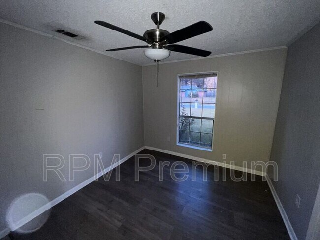 Building Photo - 5106 Tristian Ave