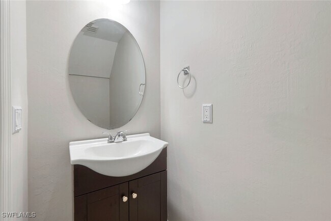 Building Photo - 14165 Winchester Ct