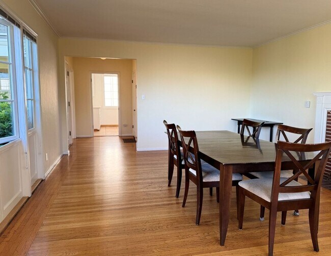 Building Photo - This is a Berkeley Lifestyle. | 3BR | 1.5BA | 1,450 SF | Just Steps from Campus