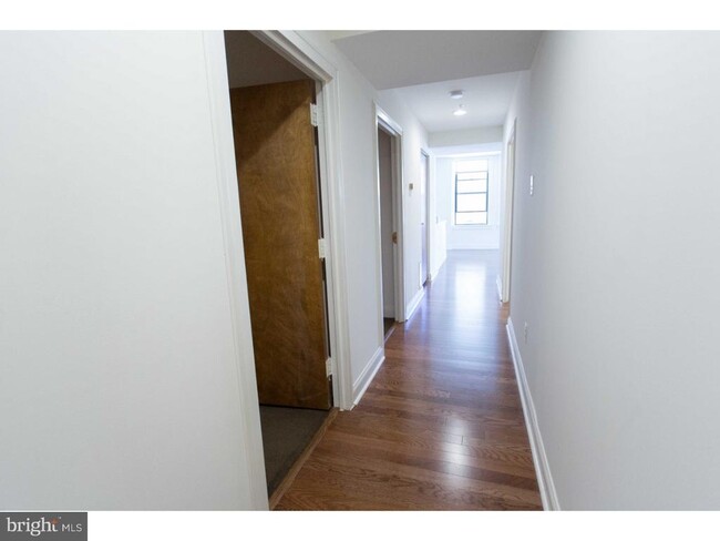 Building Photo - 1411 Walnut St